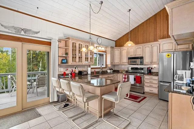 $699,900 | 1928 Loop Road, Two Harbors, MN 55616