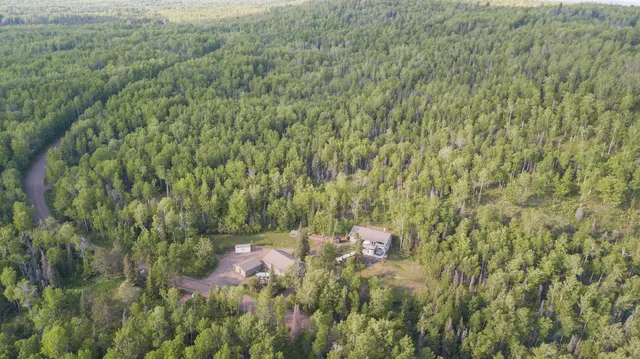 $699,900 | 1928 Loop Road, Two Harbors, MN 55616
