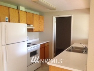120 Southwest 115th Street Seattle, WA 98146 - Photo 4 of 10 Gallery Image 4