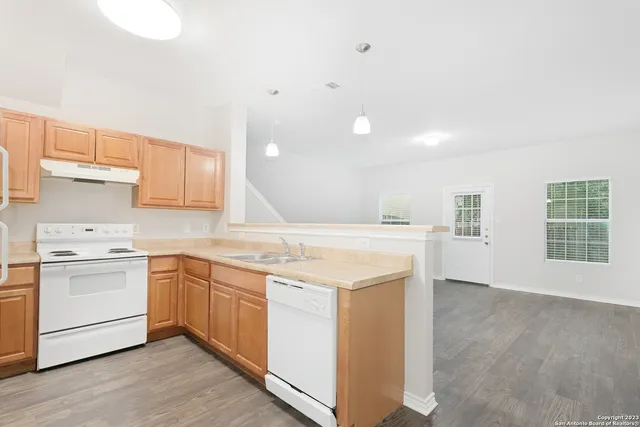 $1,450 | 7814 Kingsbury Wood, Unit 3, San Antonio, TX 78240