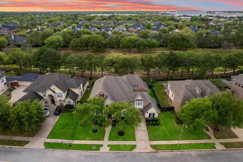 $925,000 | 6211 Alameda Point Lane, Houston, TX 77041