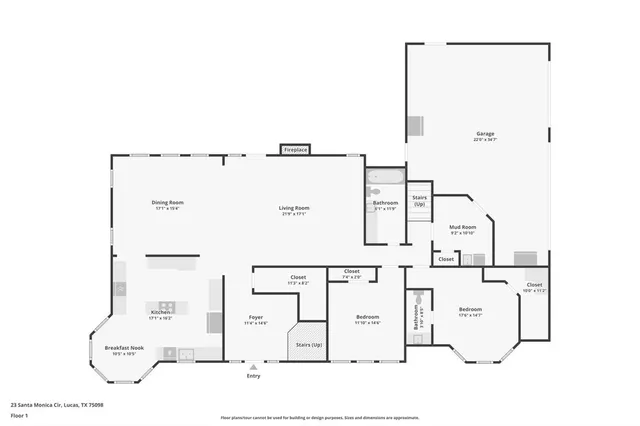 a picture of a very nice looking hallway