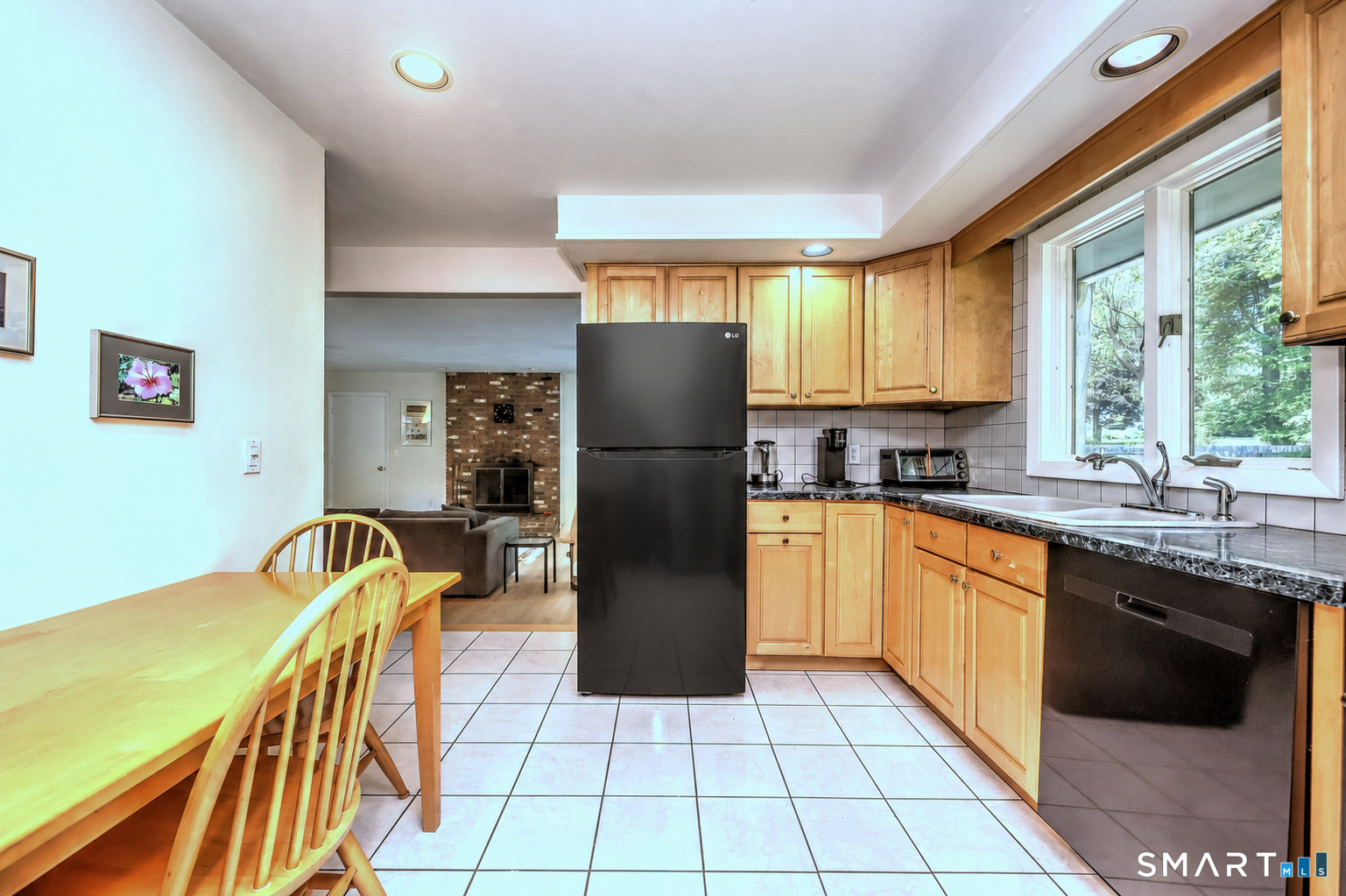 126 Ardmore Road Milford, CT 06461 - Photo 12 of 34