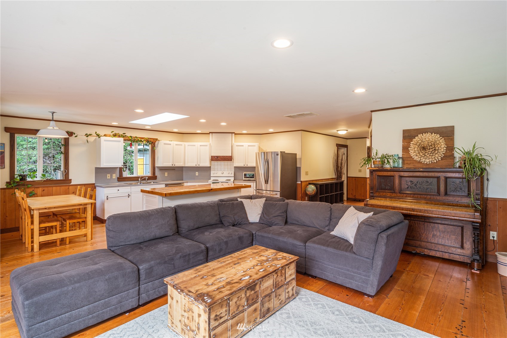 2310 West Valley Road Chimacum, WA 98325 - Photo 25 of 40 a living room with furniture and a large window