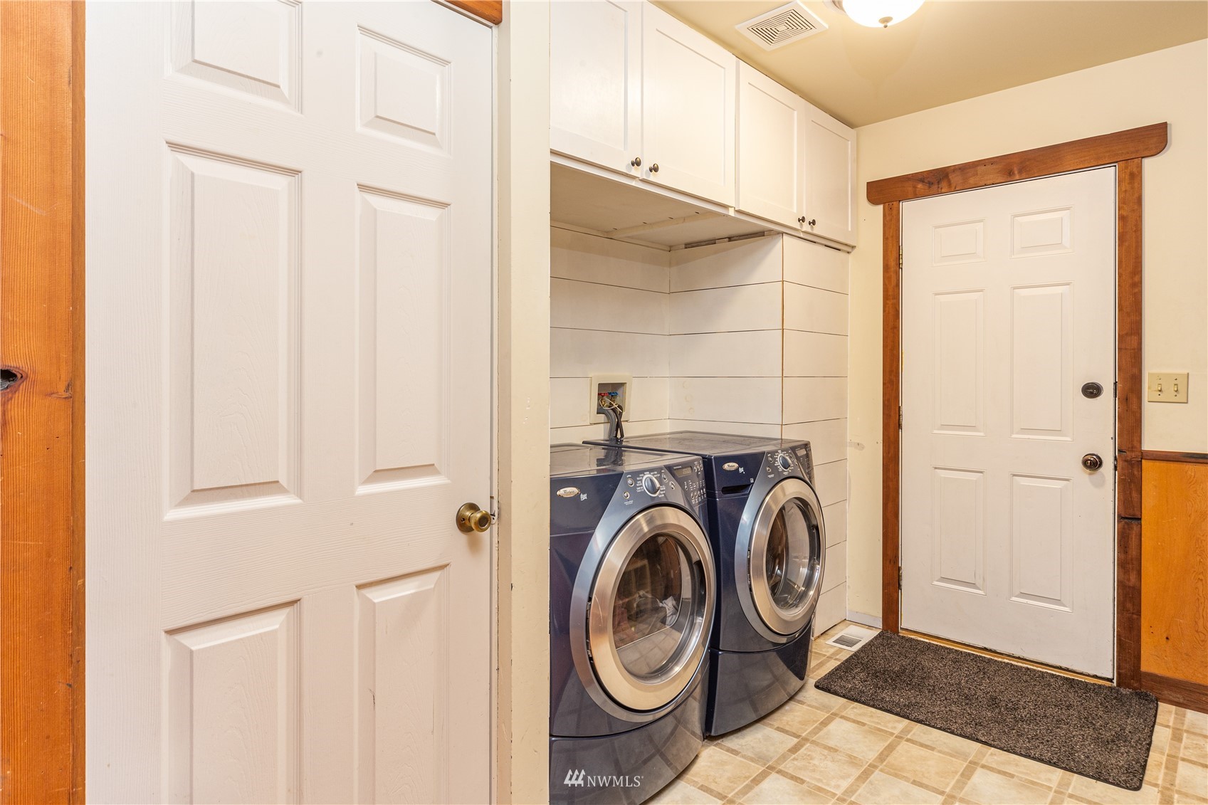 2310 West Valley Road Chimacum, WA 98325 - Photo 32 of 40 a utility room with dryer and washer
