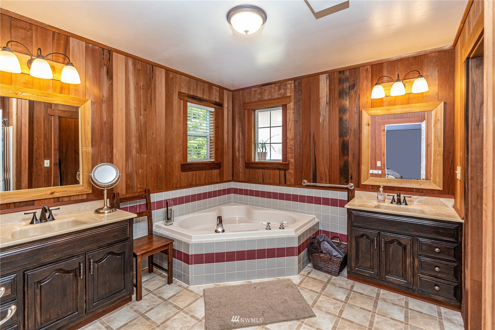 2310 West Valley Road Chimacum, WA 98325 - Photo 35 of 40 a bathroom with a tub sink and mirror
