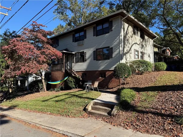$835 | 1403 Pilot View Street, Unit C, Winston-Salem, NC 27101