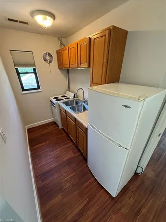 $835 | 1403 Pilot View Street, Unit C, Winston-Salem, NC 27101