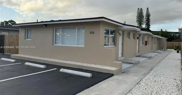 $2,300 | 575 East 22nd Street, Unit 3, Hialeah, FL 33013