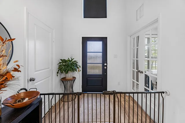 $2,600 | 4242 Sterling Vw Boulevard, Baytown, TX 77521