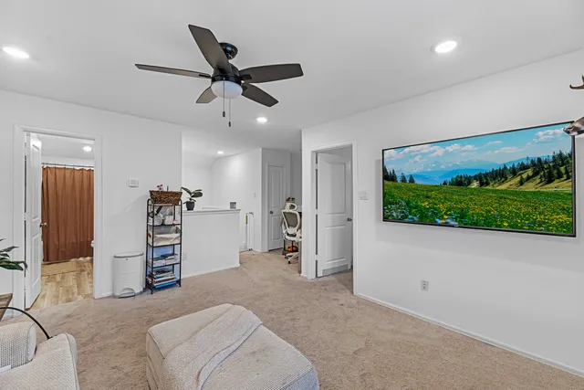 $2,600 | 4242 Sterling Vw Boulevard, Baytown, TX 77521