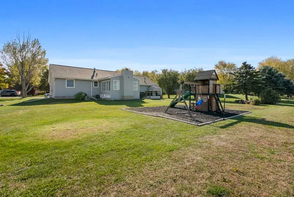$190,000 | 208 East 8th Street, Gridley, IL 61744