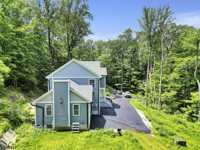 $1,199,999 | 23 Meadow Lane, Sparta, NJ 07871