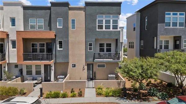 $649,000 | 27034 Hummingbird Lane, Valencia, CA 91381
