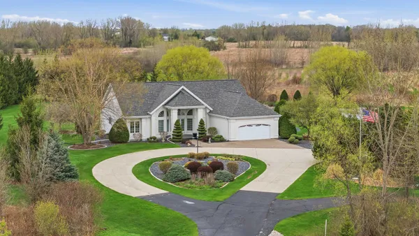 $669,900 | W6389 Lincoln Road, Van Dyne, WI 54979