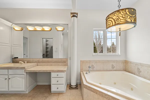 $679,900 | W6389 Lincoln Road, Van Dyne, WI 54979