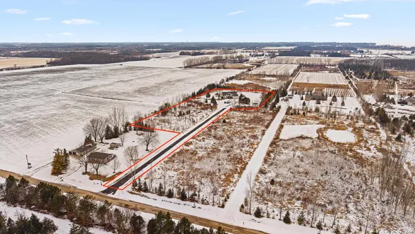 $679,900 | W6389 Lincoln Road, Van Dyne, WI 54979