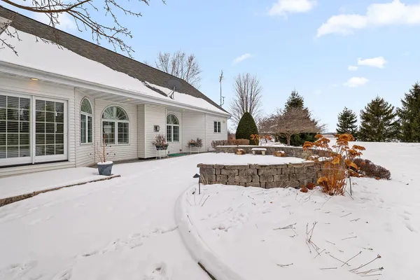 $679,900 | W6389 Lincoln Road, Van Dyne, WI 54979