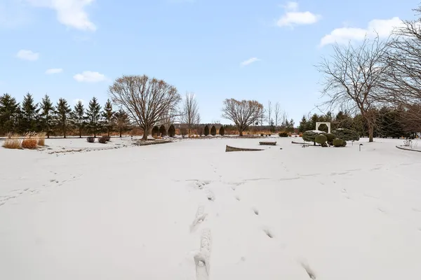 $679,900 | W6389 Lincoln Road, Van Dyne, WI 54979