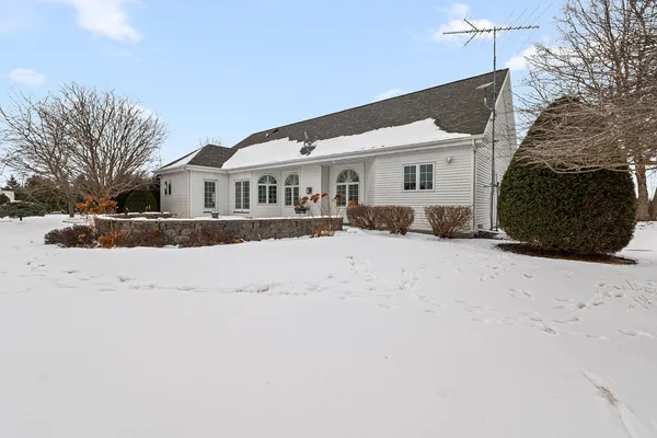 $679,900 | W6389 Lincoln Road, Van Dyne, WI 54979