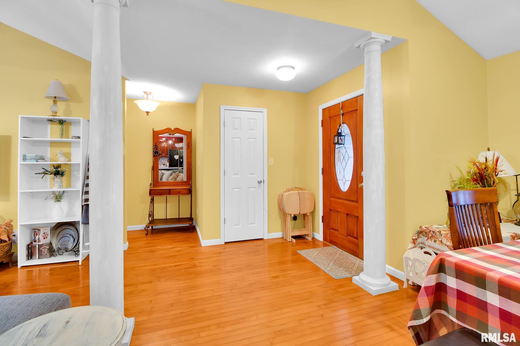 8034 Southfork Road Marion, IL 62959 - Photo 4 of 32