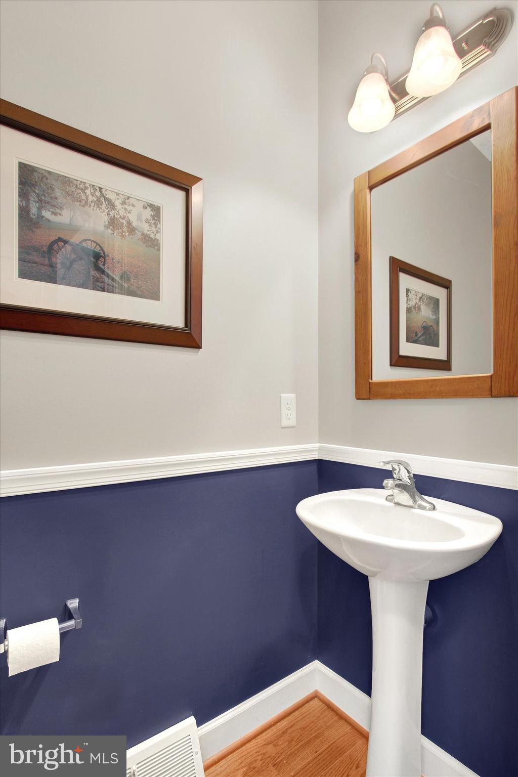 118 Fairplay Road Gettysburg, PA 17325 - Photo 20 of 43 a bathroom with a sink and a mirror