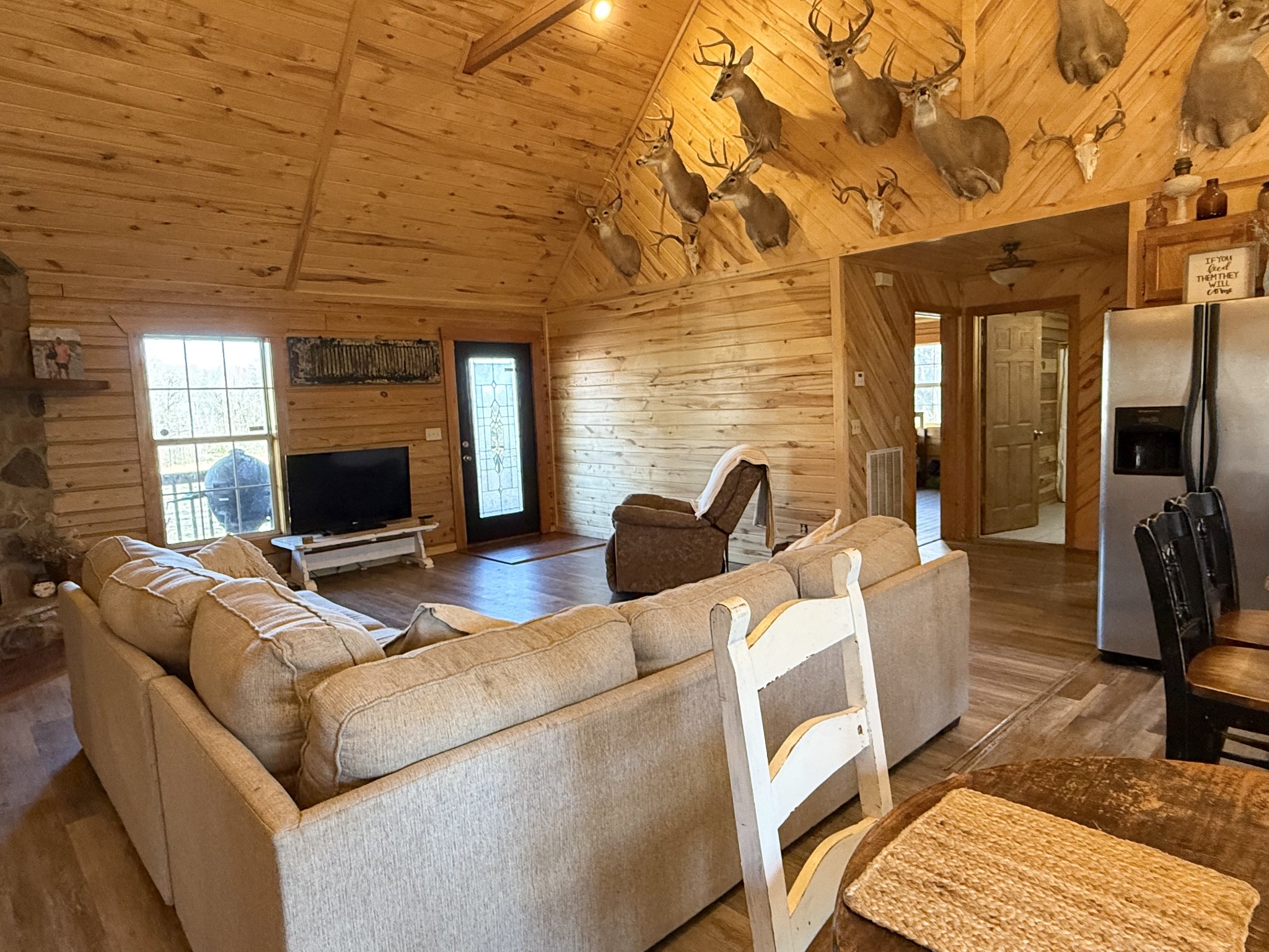 6843 Rabbit Creek Road Buchanan, TN 38222 - Photo 14 of 61 a living room with furniture and a flat screen tv