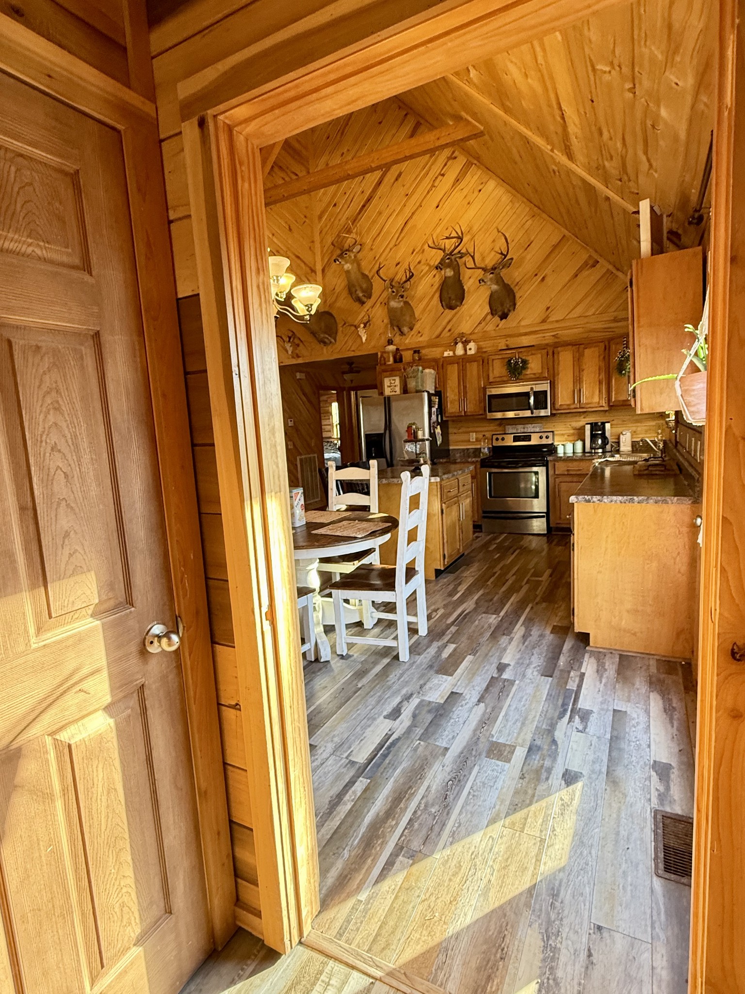 6843 Rabbit Creek Road Buchanan, TN 38222 - Photo 38 of 61 a view of a living room