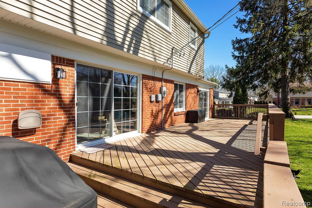30323 Wicklow Road Farmington Hills, MI 48334 - Photo 27 of 33
