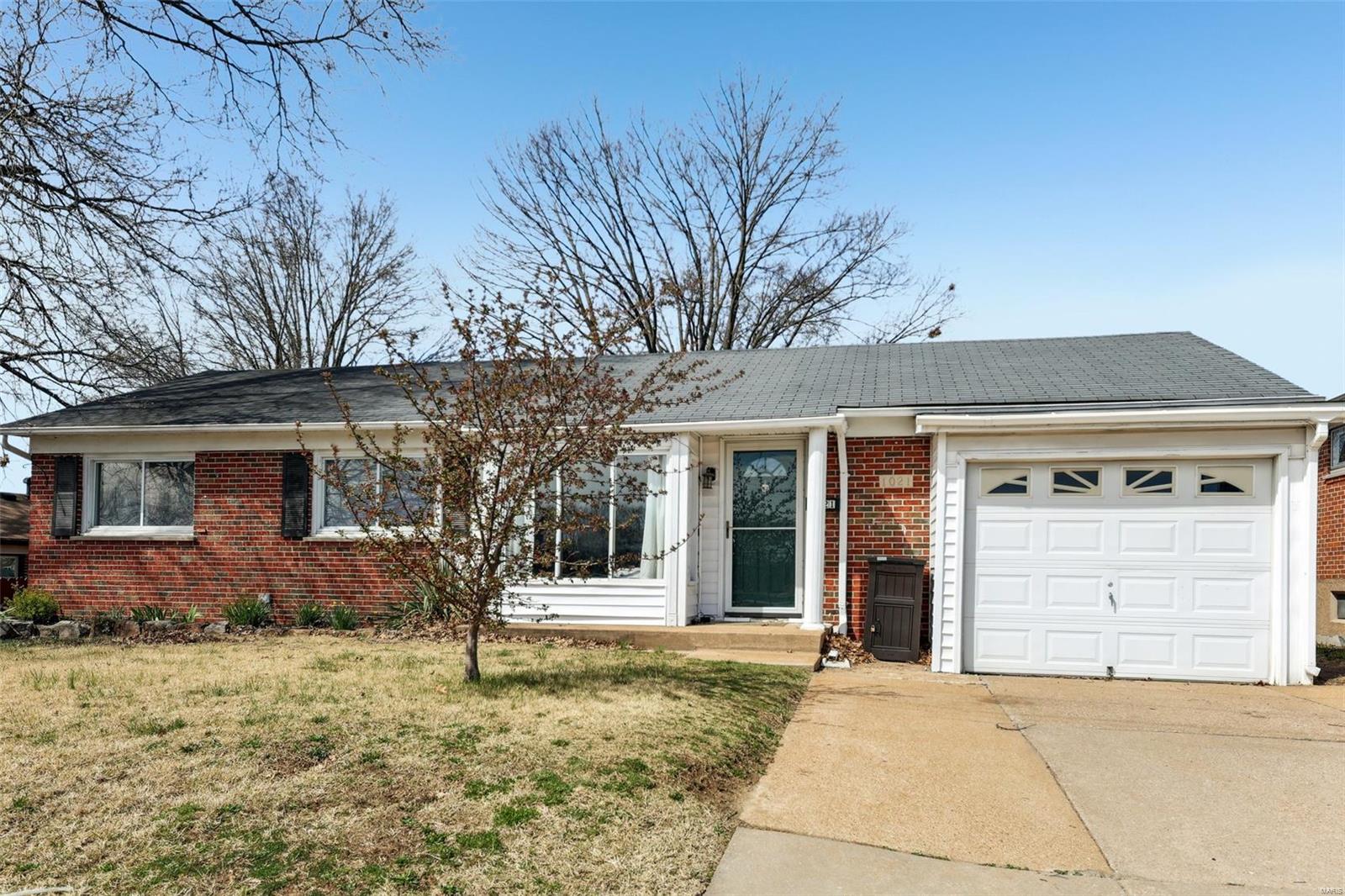 1021 Union Road St. Louis, MO 63123 - Photo 1 of 40 Gallery Image 1