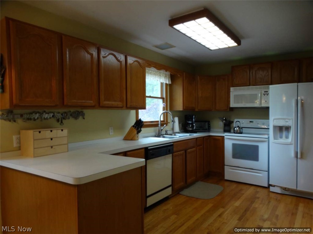 13085 Forest Road Burton, OH 44021 - Photo 6 of 26