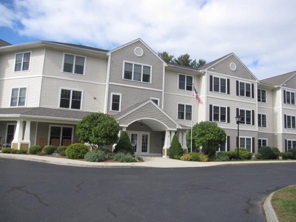 7 Crescent Way, Unit 210 Sturbridge, MA 01518 - Photo 1 of 16