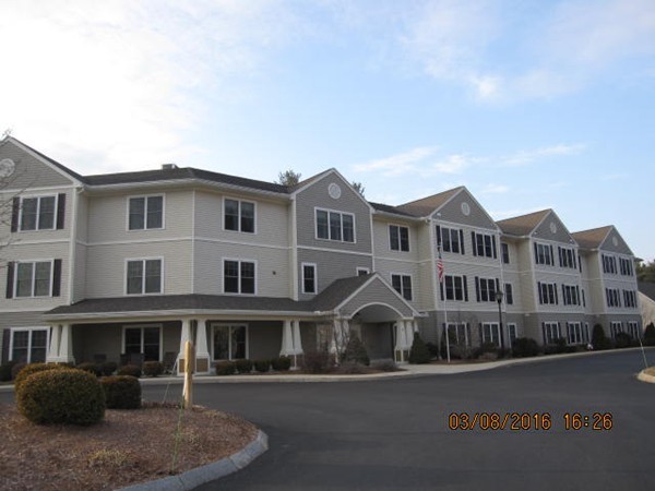 7 Crescent Way, Unit 210 Sturbridge, MA 01518 - Photo 2 of 16
