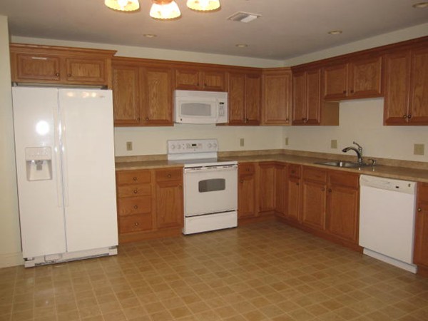 7 Crescent Way, Unit 210 Sturbridge, MA 01518 - Photo 3 of 16