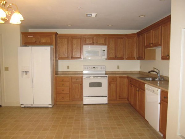 7 Crescent Way, Unit 210 Sturbridge, MA 01518 - Photo 4 of 16