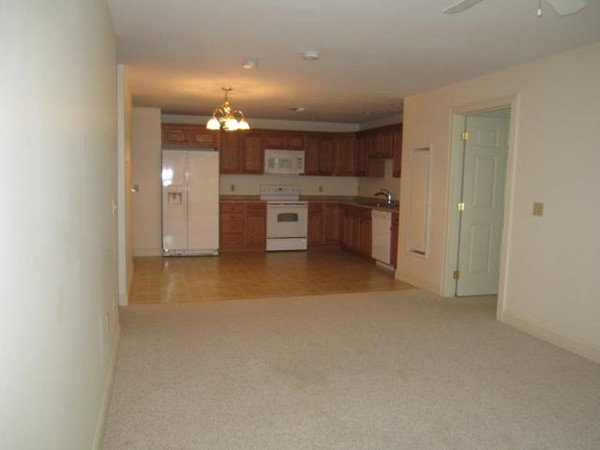 7 Crescent Way, Unit 210 Sturbridge, MA 01518 - Photo 5 of 16