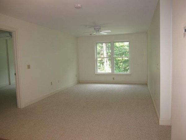 7 Crescent Way, Unit 210 Sturbridge, MA 01518 - Photo 6 of 16