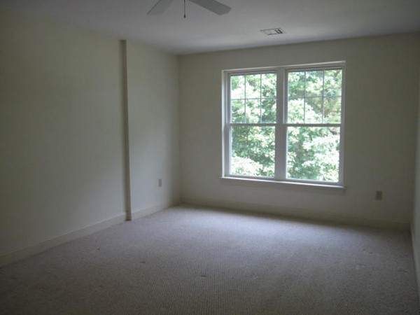 7 Crescent Way, Unit 210 Sturbridge, MA 01518 - Photo 8 of 16