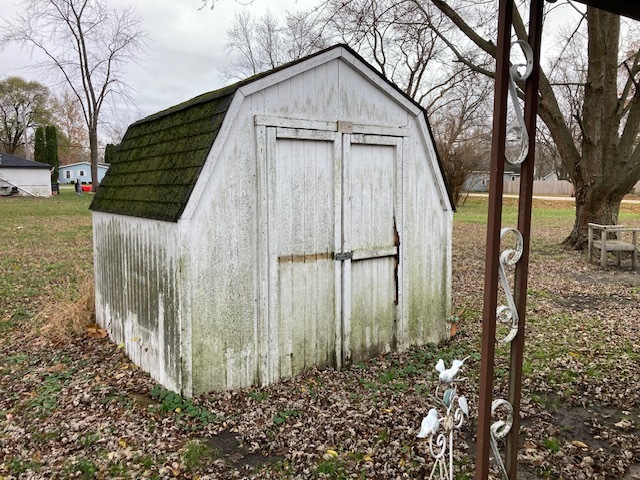 495 West 6th Street Braidwood, IL 60408 - Photo 6 of 7 a view of a bird house next to a road