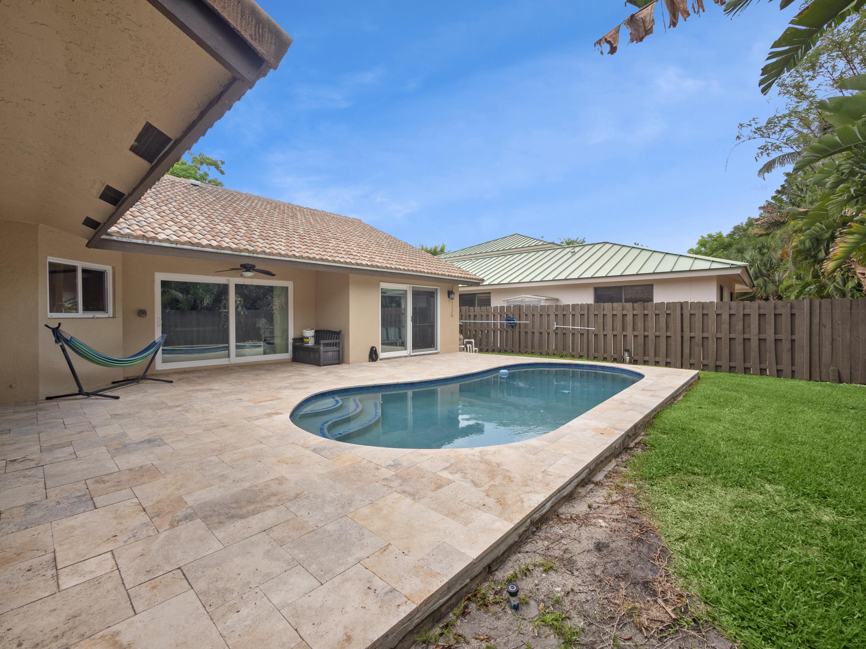 23393 Lago Mar Circle Boca Raton, FL 33433 - Photo 20 of 23 021