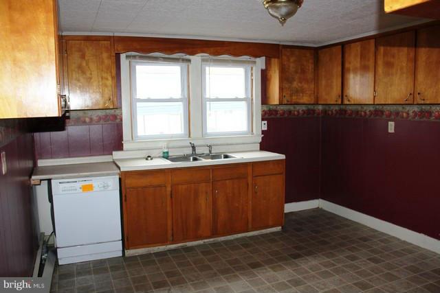 105 Springhouse Road Shippensburg, PA 17257 - Photo 8 of 14 Kitchen