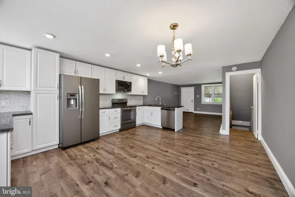 $259,500 | 317 Westbrook Drive, Clifton Heights, PA 19018