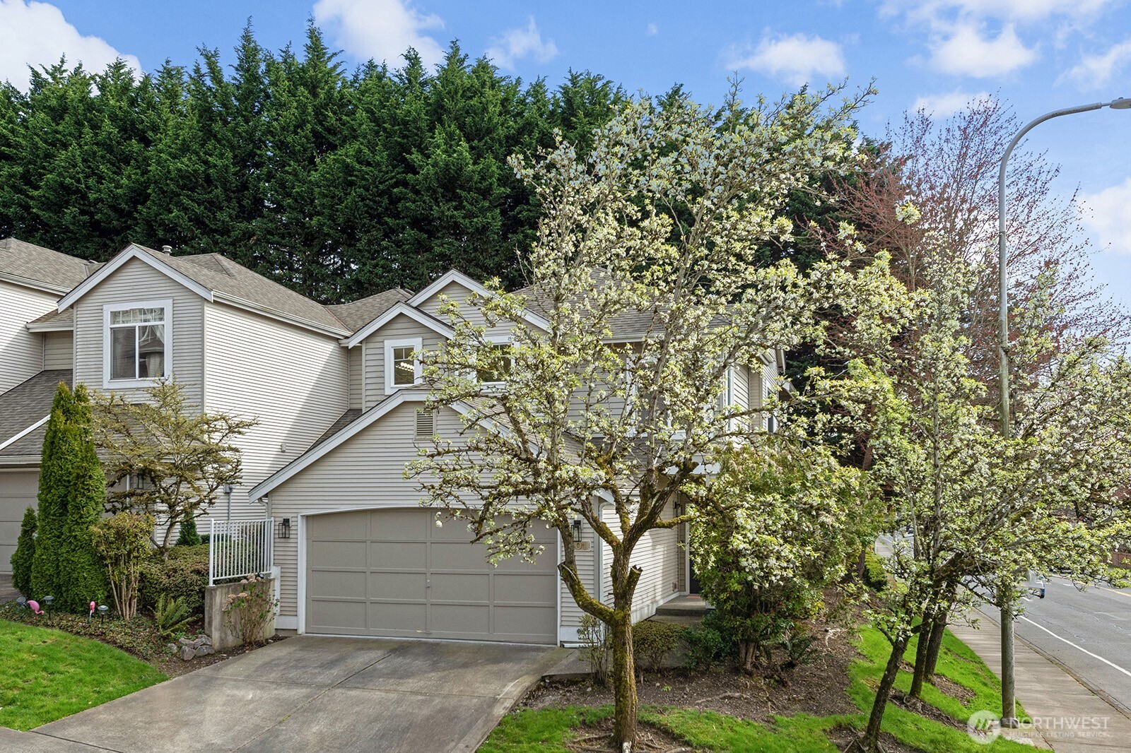 401 South 51st Court Renton, WA 98055 - Photo 1 of 39