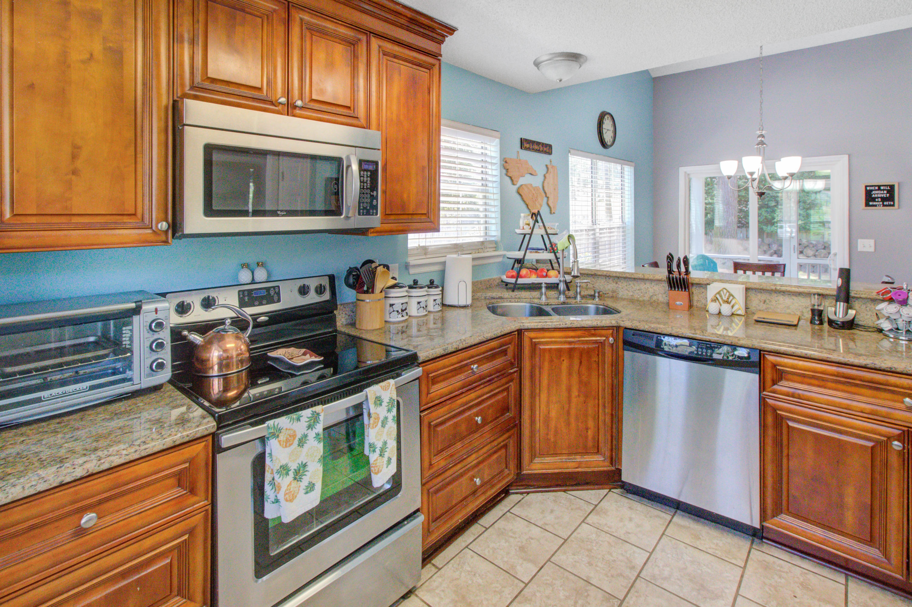 102 Quendon Court Summerville, SC 29485 - Photo 11 of 27 Kitchen