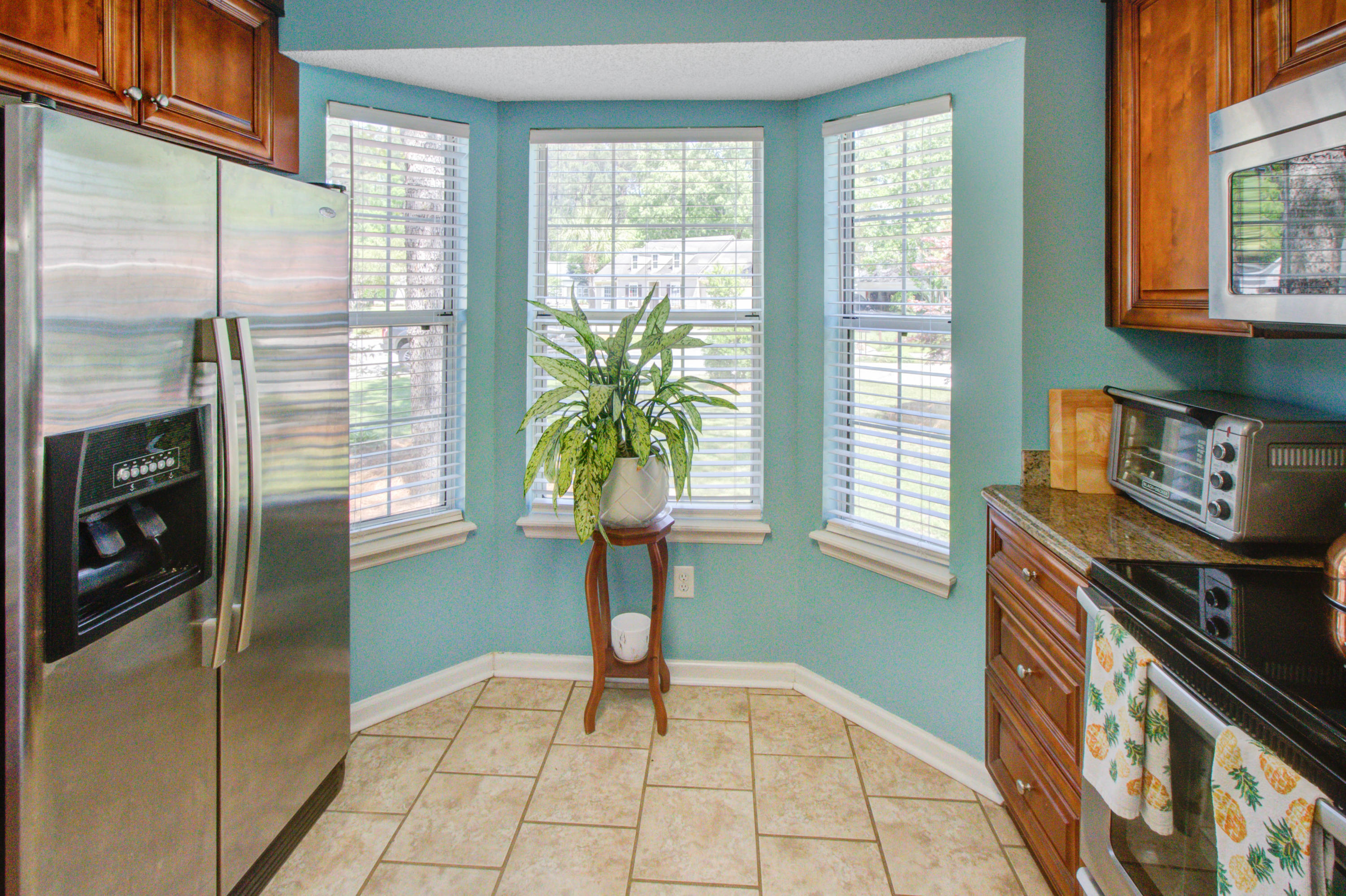 102 Quendon Court Summerville, SC 29485 - Photo 10 of 27 Kitchen