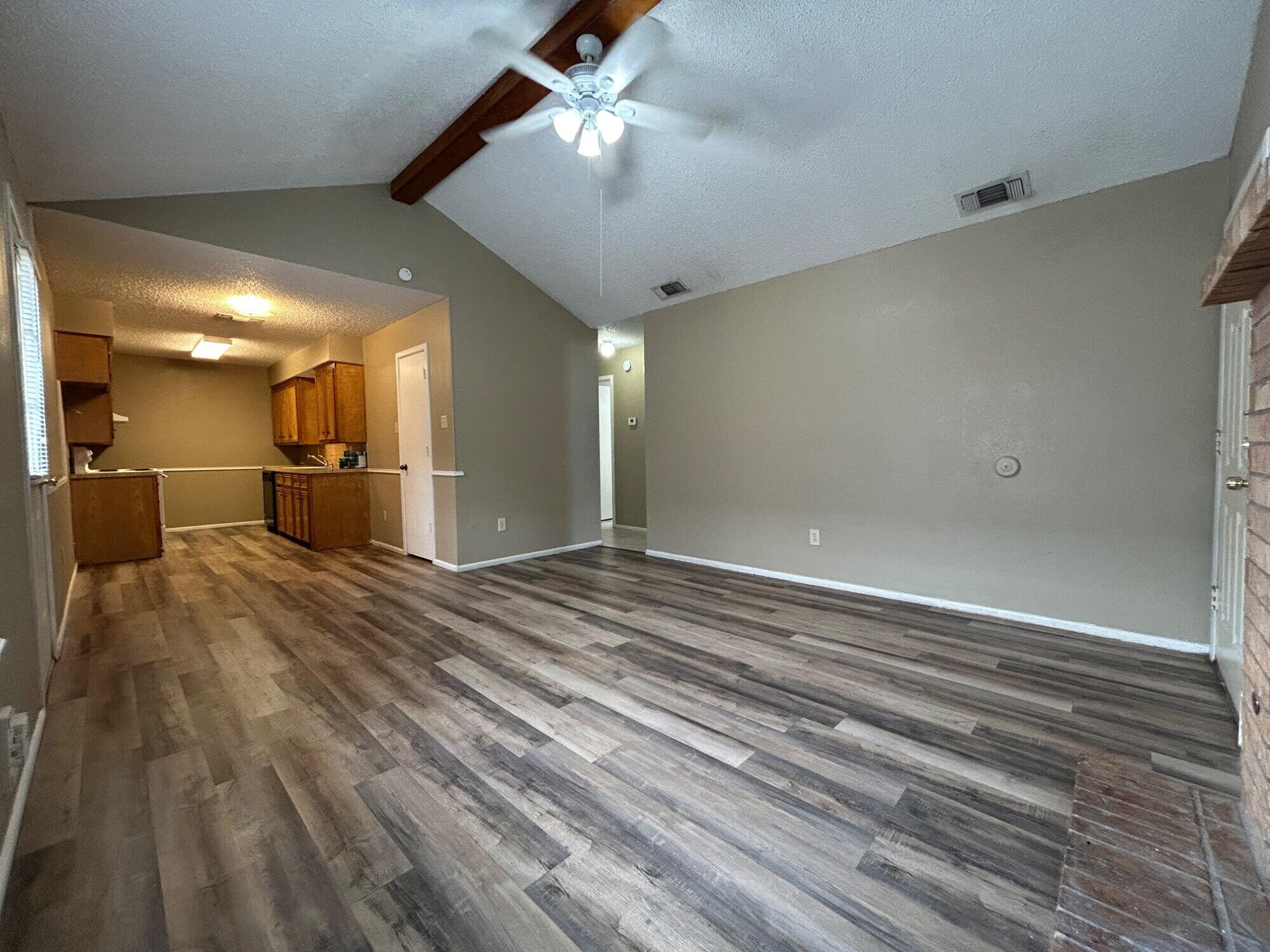 6101 37th Street, Unit B Lubbock, TX 79407 - Photo 3 of 11 IMG_1147