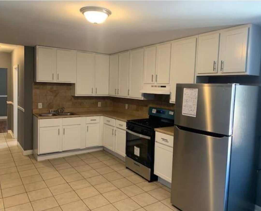 314 East 70th Street, Unit 2 Chicago, IL 60637 - Photo 2 of 6