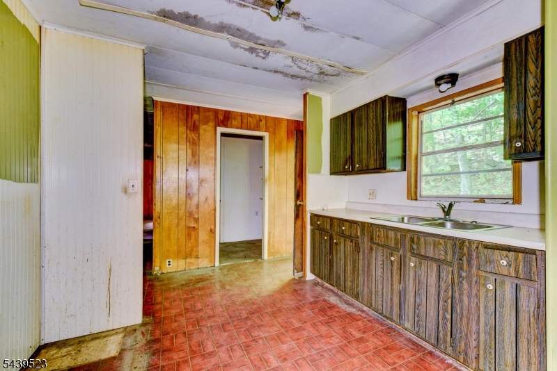 77 Sand Pond Road Hamburg, NJ 07419 - Photo 13 of 44