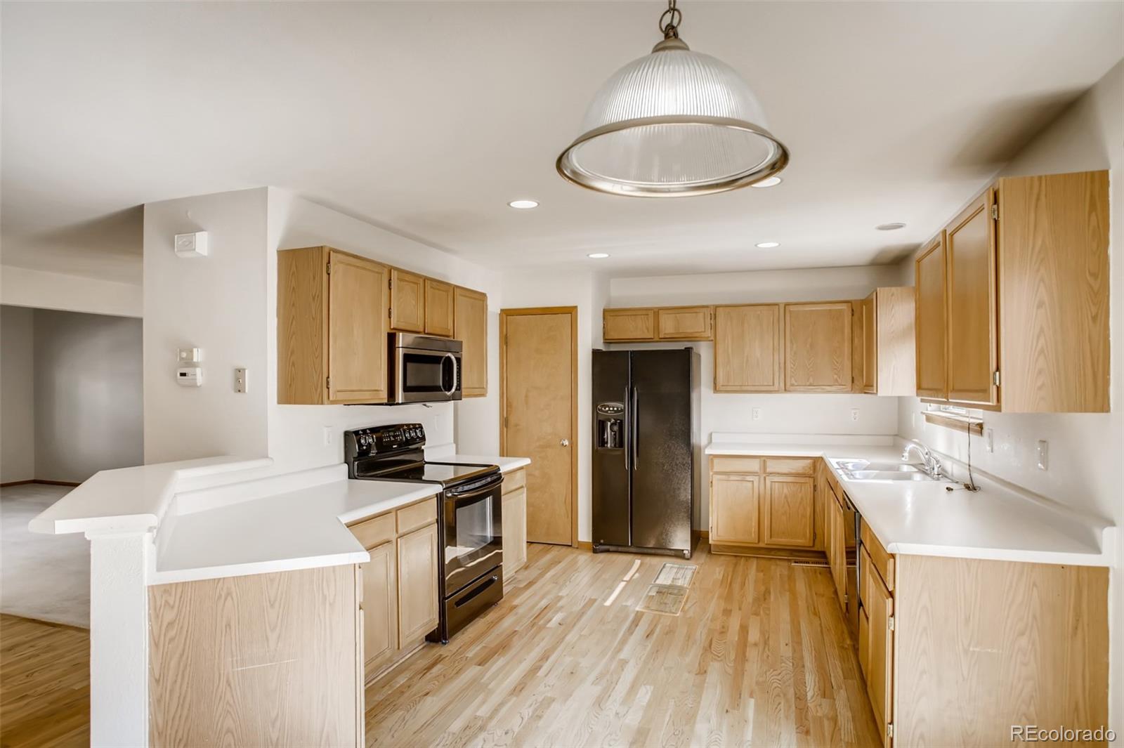 9764 Bucknell Court Highlands Ranch, CO 80129 - Photo 8 of 28 Gallery Image 8