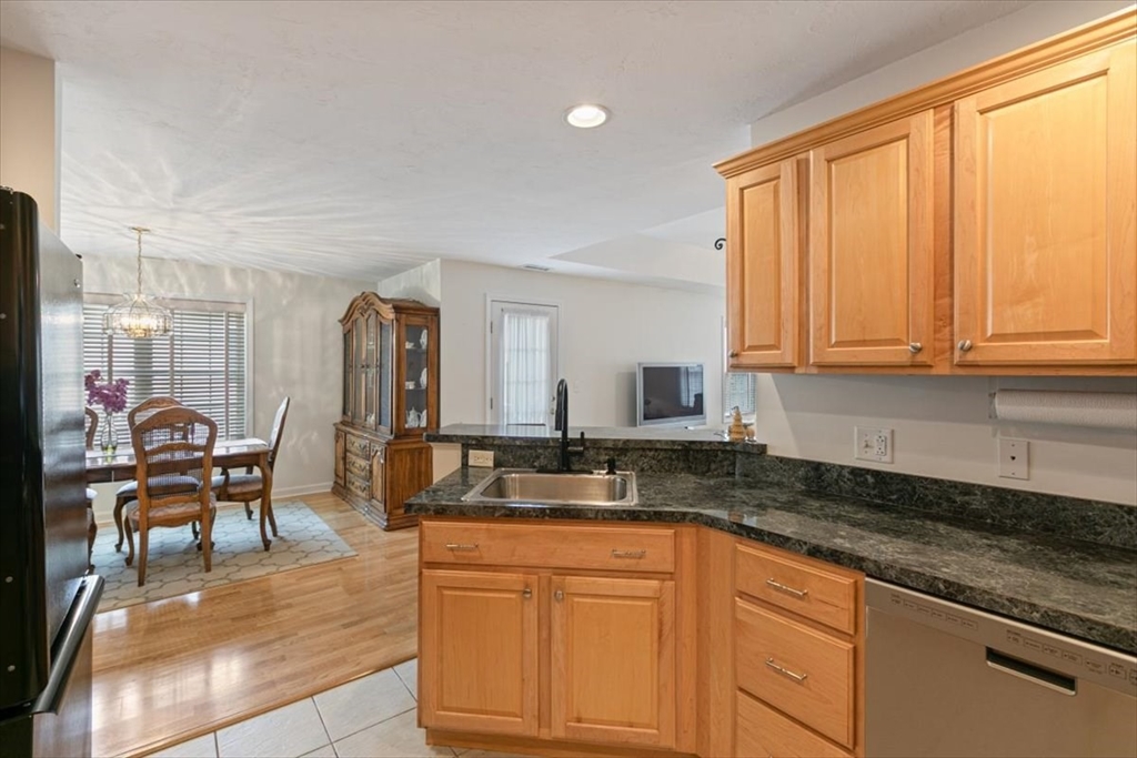 249 Salem Street, Unit 4 Reading, MA 01867 - Photo 10 of 38